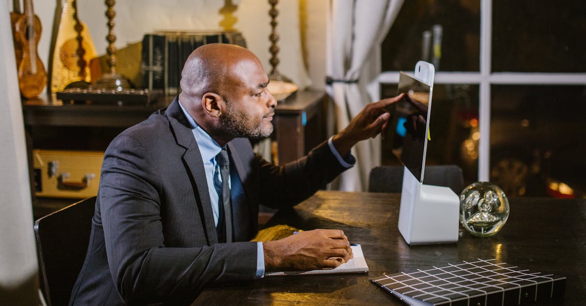 各样老微信买卖：嗨吧直播app详情下载教程